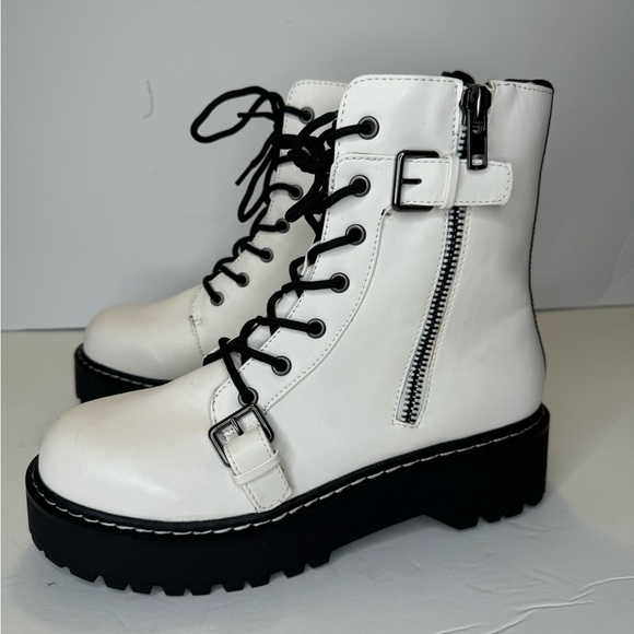Wild Pair Womens Arriele Leather white Ankle Boots size 10M new - Picture 6 of 10